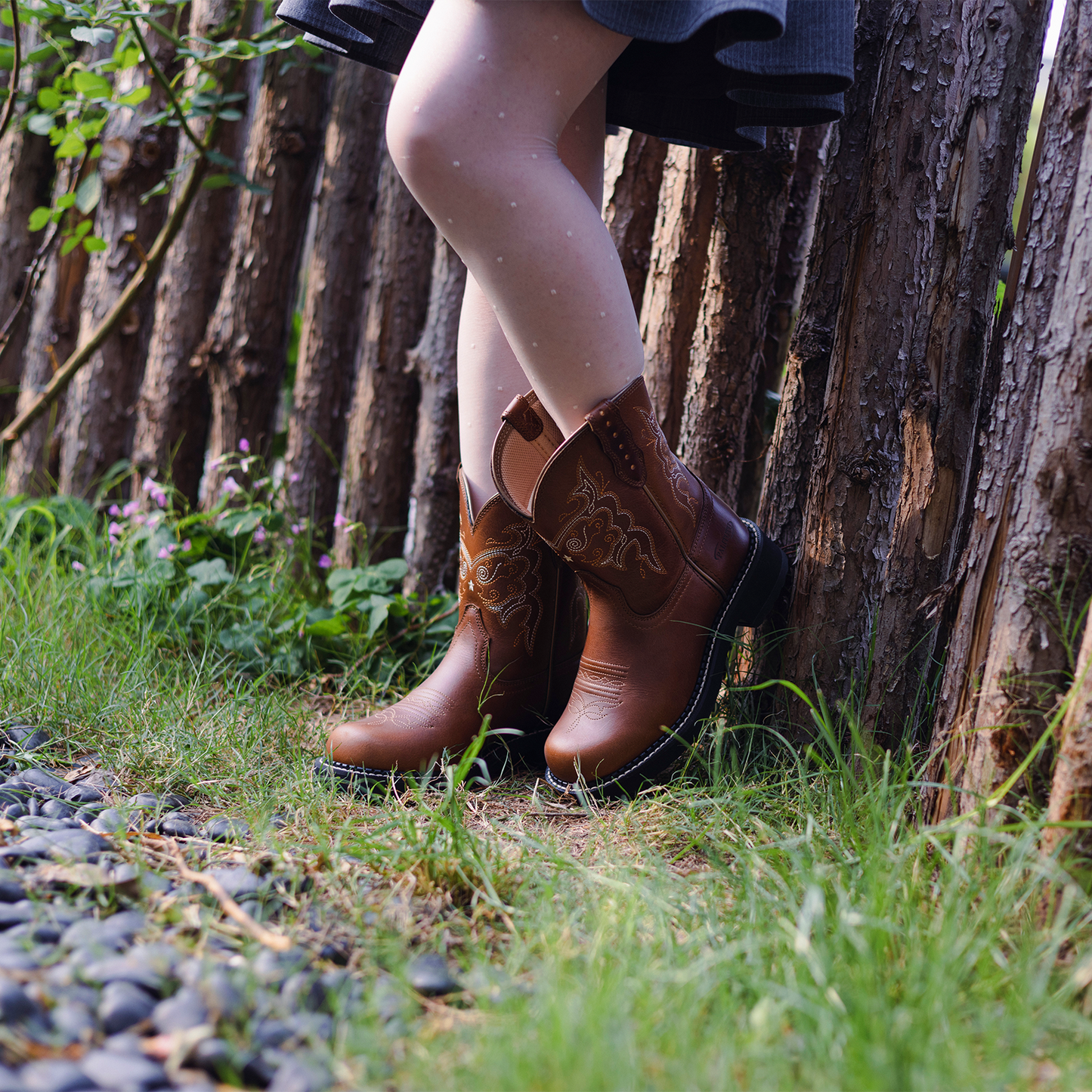 Palitutu PLT303604 Women's Mid-calf Western Boots - Full Grain Leather, Round Toe