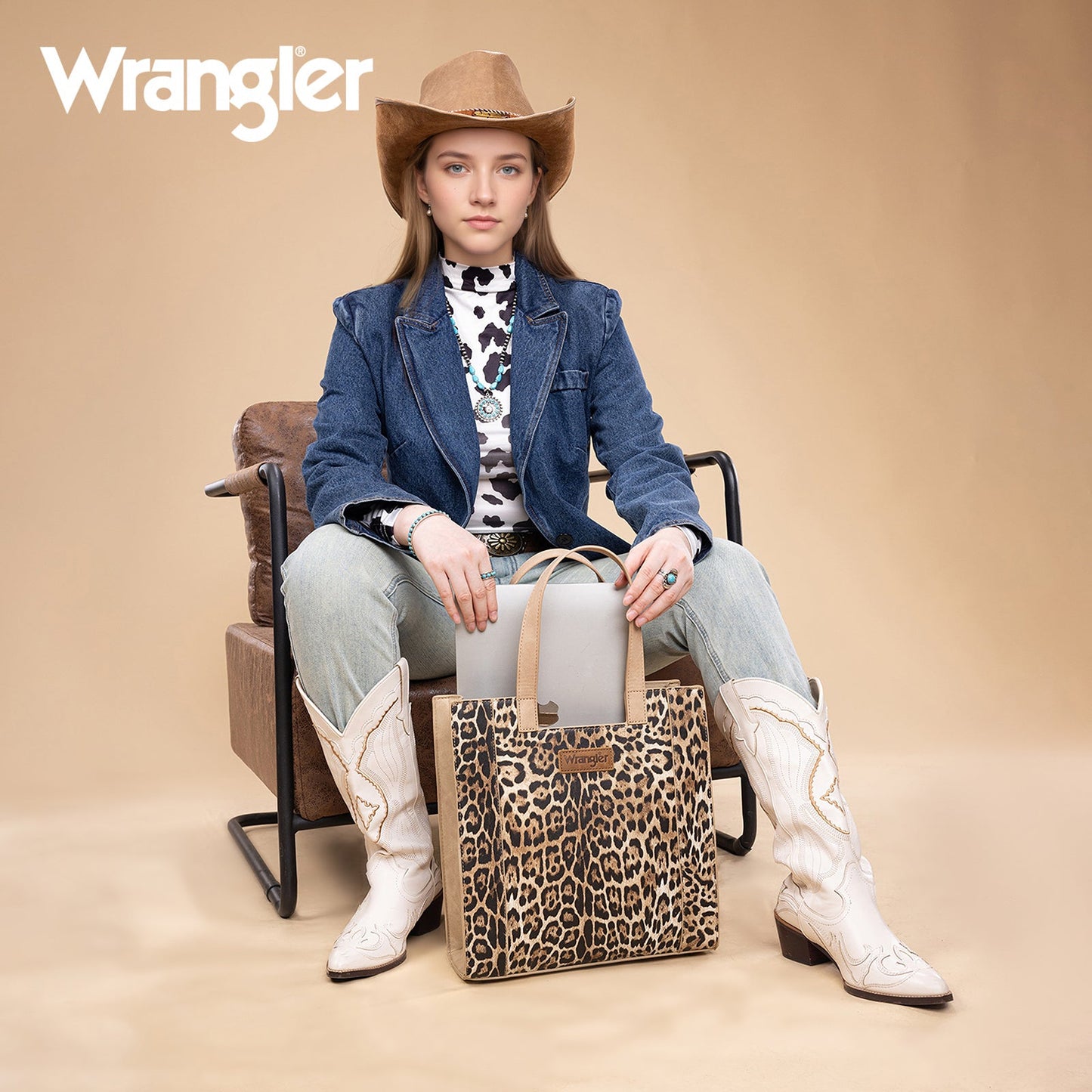WG296-8900TN    Wrangler Leopard Print Tote Bag- Tan