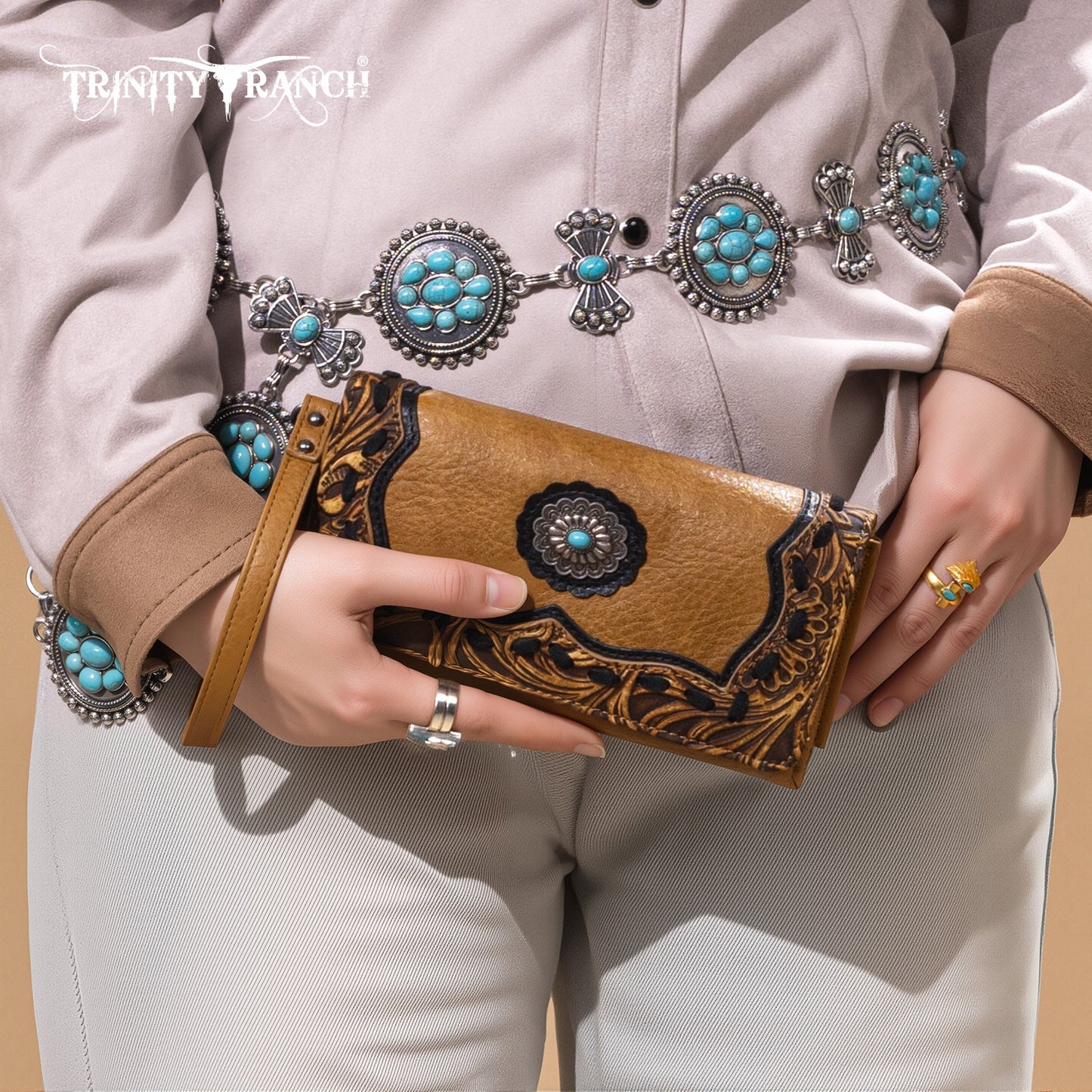 TR192-W002  Trinity Ranch Concho Collection Wallet