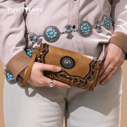 TR192-W002  Trinity Ranch Concho Collection Wallet
