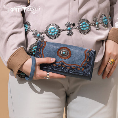 TR192-W002  Trinity Ranch Concho Collection Wallet