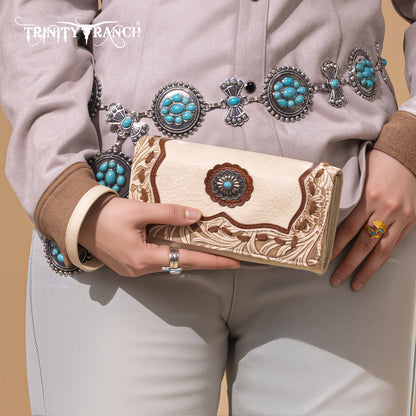 TR192-W002  Trinity Ranch Concho Collection Wallet