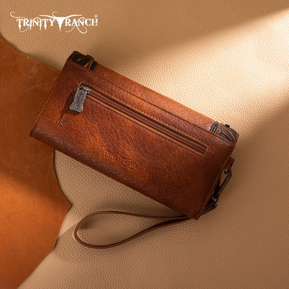TR192-W002  Trinity Ranch Concho Collection Wallet