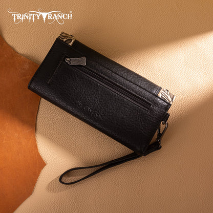 TR192-W002  Trinity Ranch Concho Collection Wallet