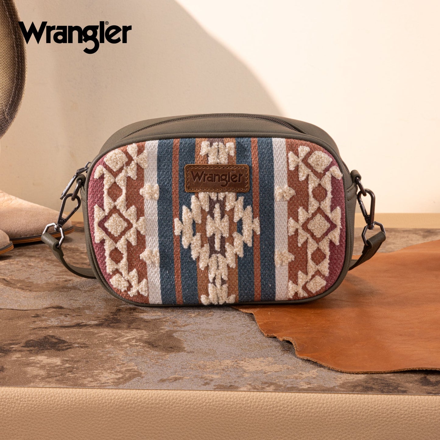 WG313-8365   Wrangler Sherpa Aztec Canvas Crossbody - Green