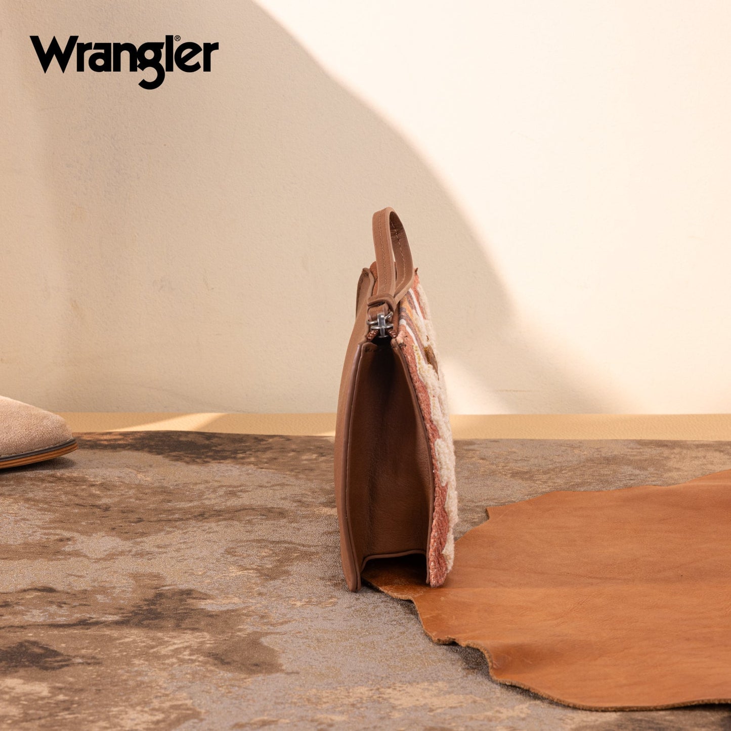 WG313-181  Wrangler Sherpa Aztec Canvas  Clutch - Brown