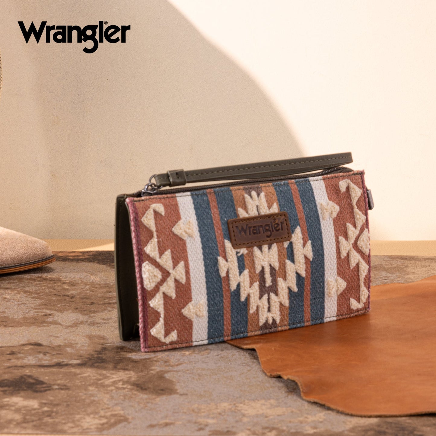 WG313-181  Wrangler Sherpa Aztec Canvas  Clutch - Green
