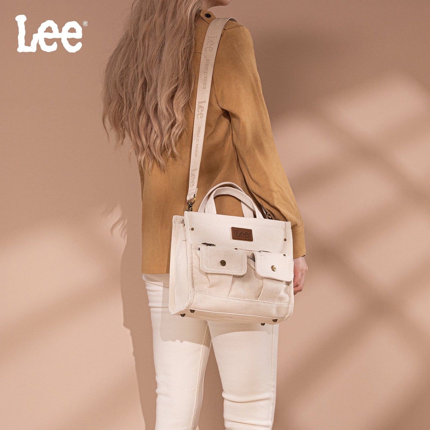 LEE53-001   LEE  Waxed Canvas Tote/Crossbody