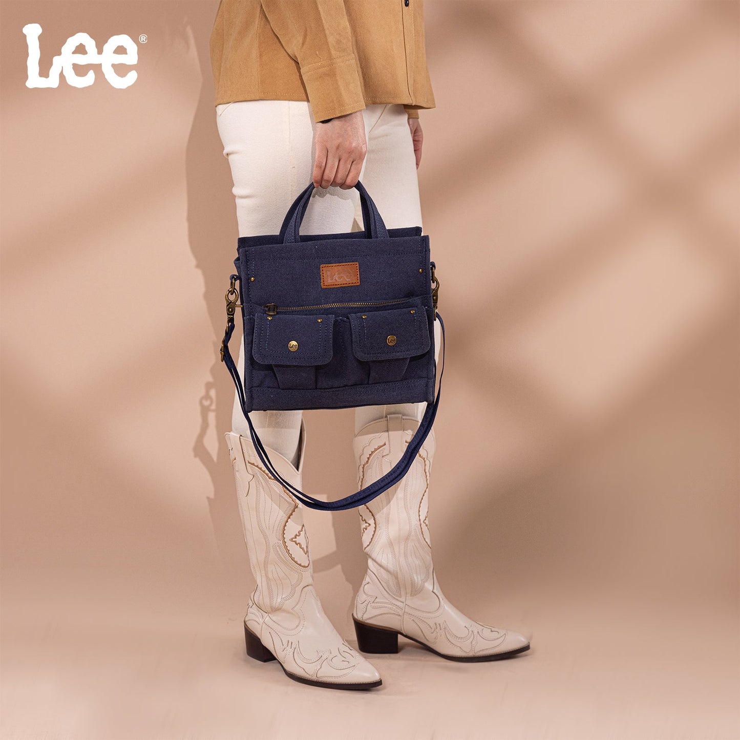 LEE53-001   LEE  Waxed Canvas Tote/Crossbody