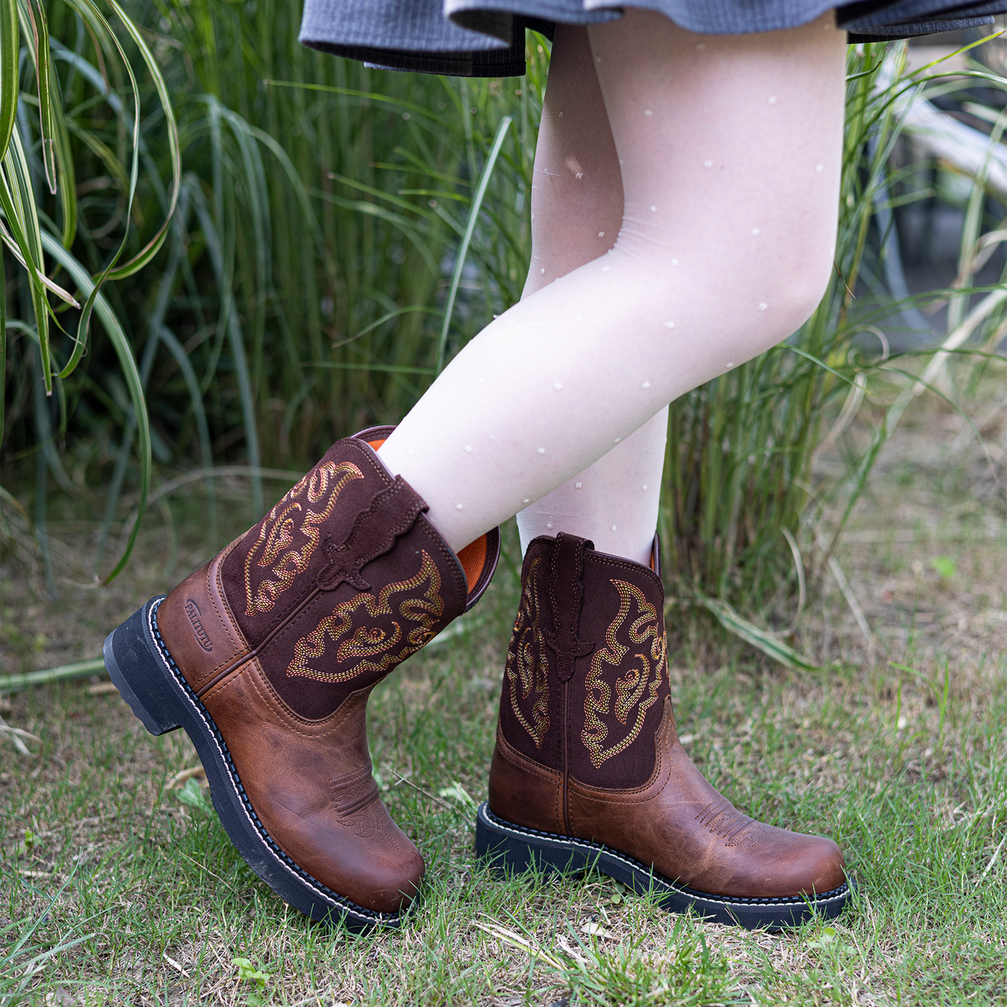 Palitutu PLT303609 Women's Mid-calf Western Boots - Full Grain Leather, Round Toe