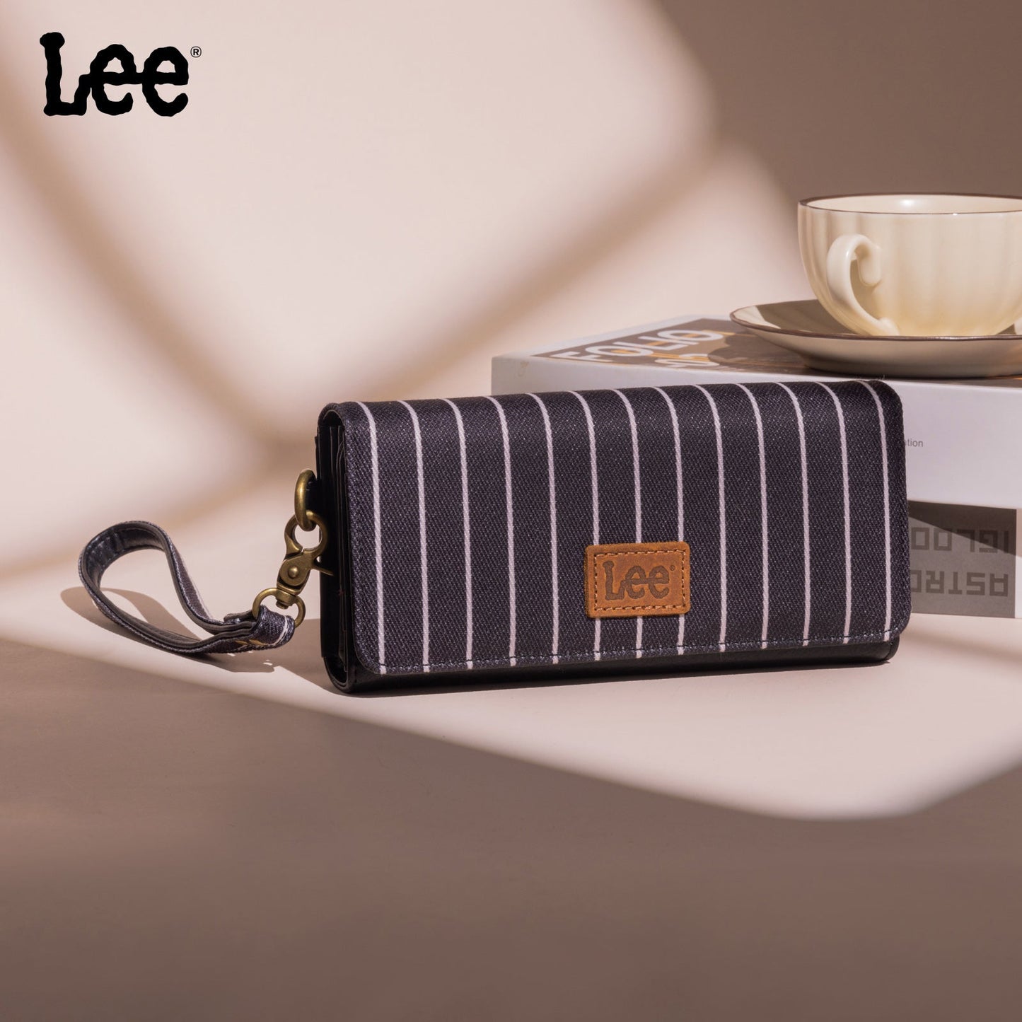 LEE56-004   Lee Striped Collection Trifold Wallet/Wristlet