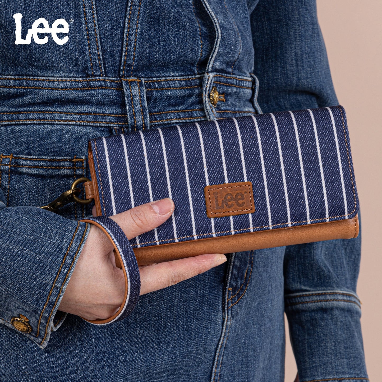 LEE56-004   Lee Striped Collection Trifold Wallet/Wristlet