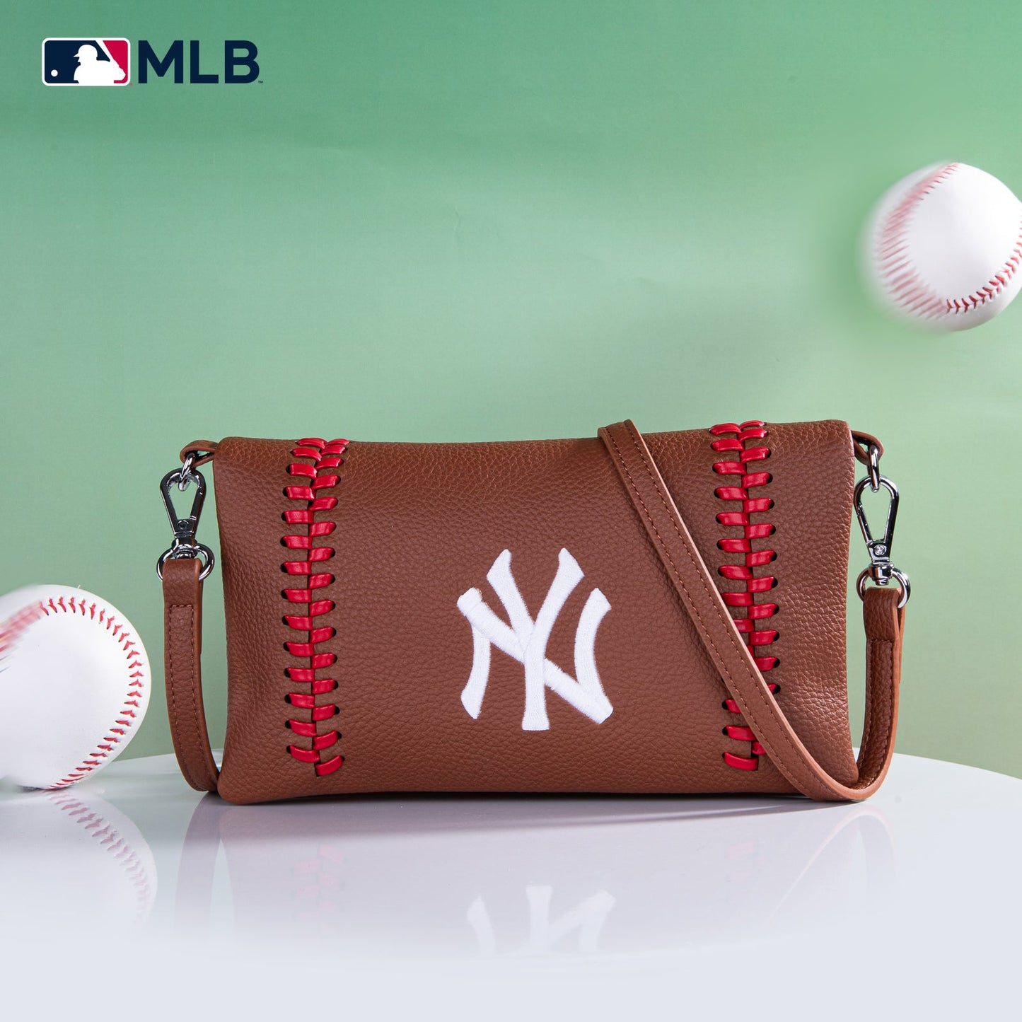 MLB-NY106 MLB New York Yankees Team Bi-Fold Clutch/Crossbody