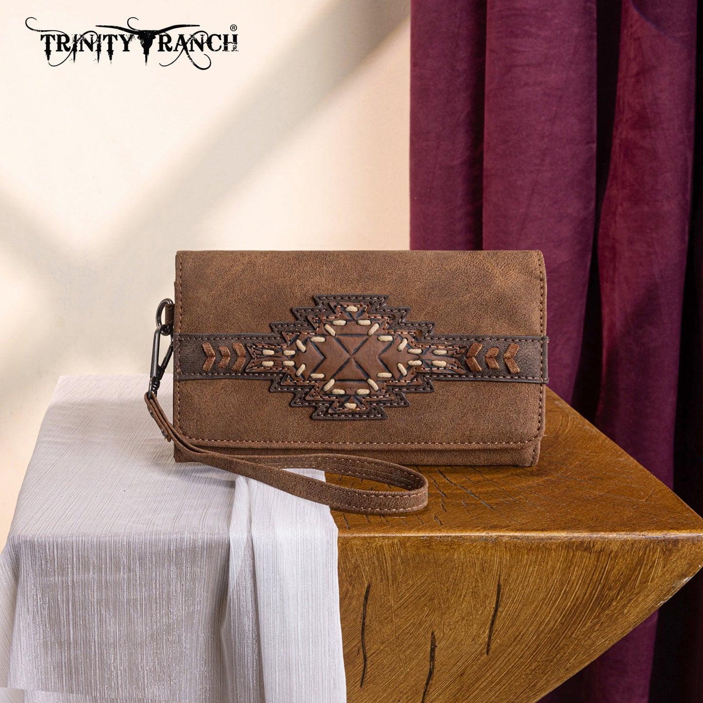 TR196-W018  Trinity Ranch Aztec Collection Wallet