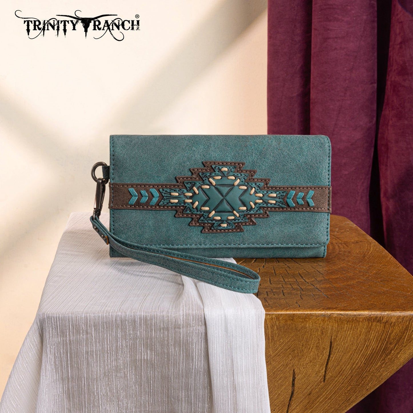 TR196-W018  Trinity Ranch Aztec Collection Wallet