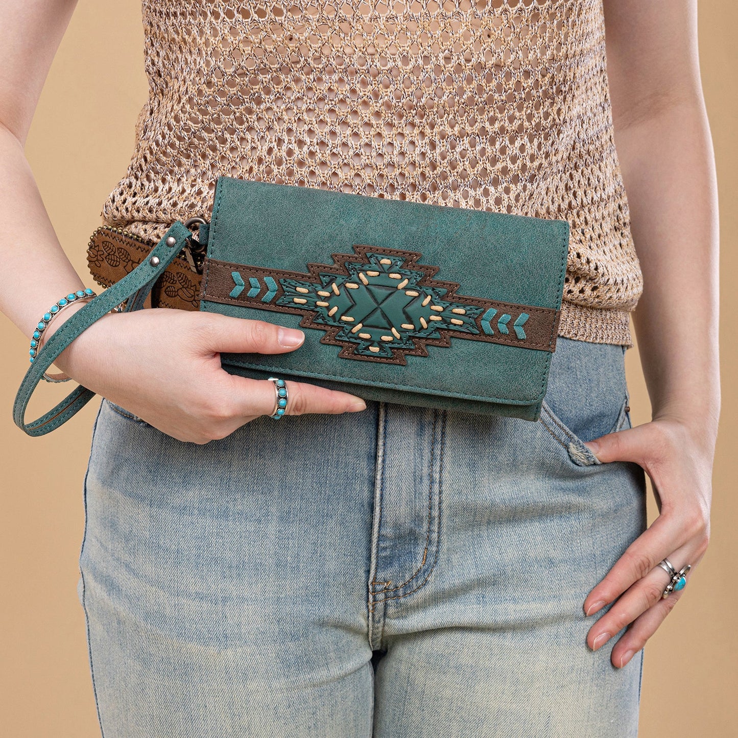 TR196-W018  Trinity Ranch Aztec Collection Wallet