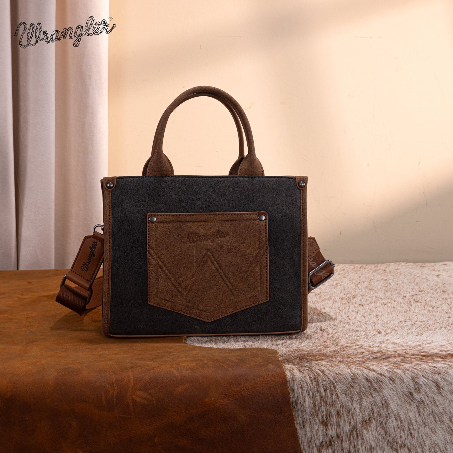 WG250-81202BK    Wrangler Buckle Tote/Crossbody -Black