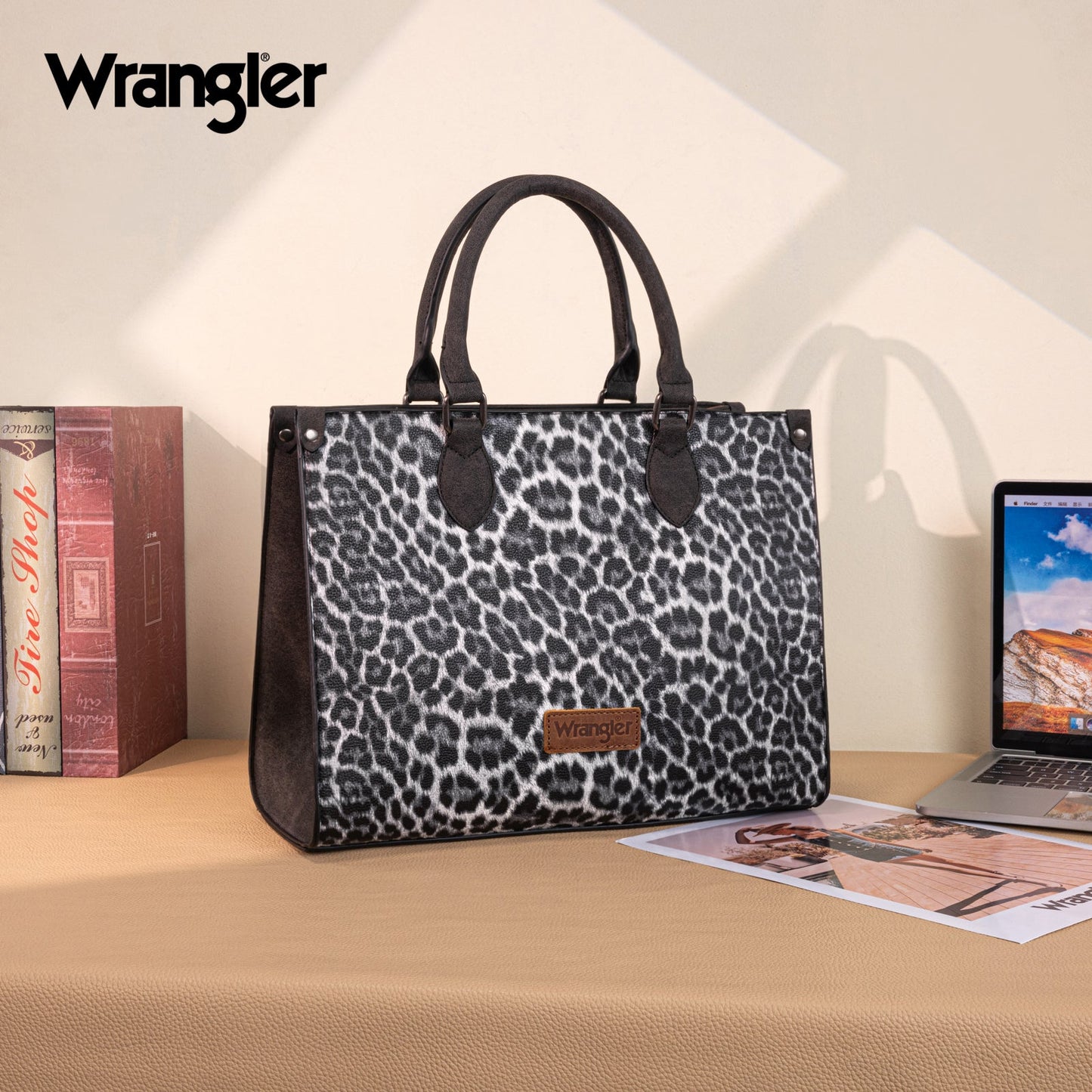 WG296-8625BK    Wrangler Leopard Print Wide Tote Bag/Crossbody