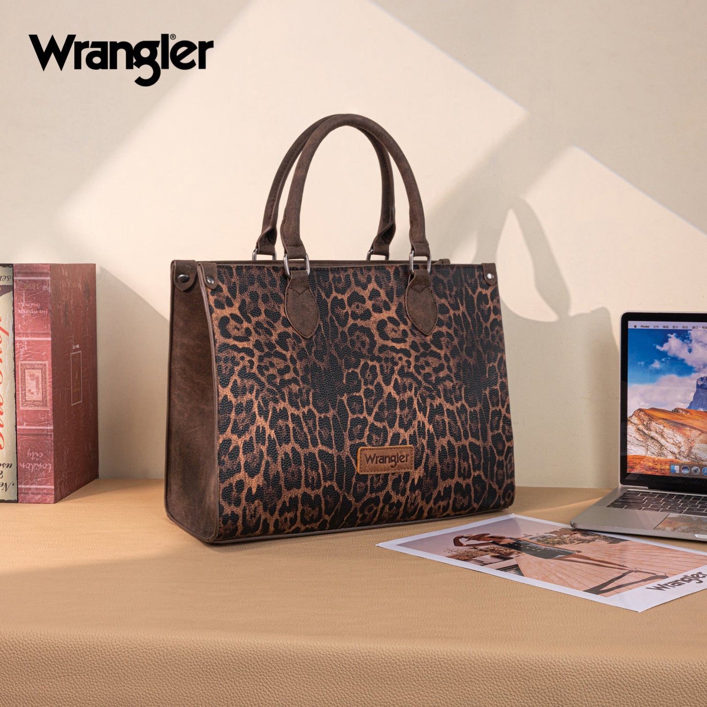 WG296-8625CF    Wrangler Leopard Print Wide Tote Bag/Crossbody